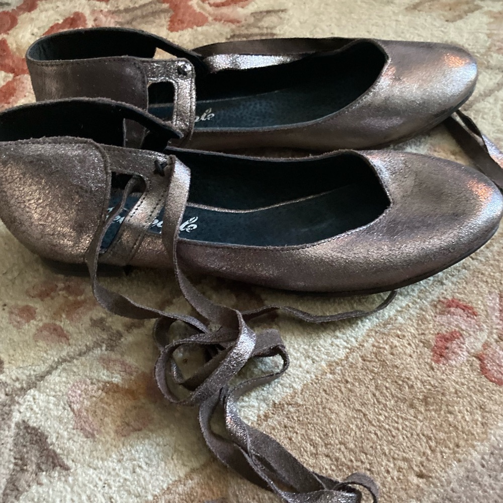 Free People Metallic Flats with AnkleTies NWT